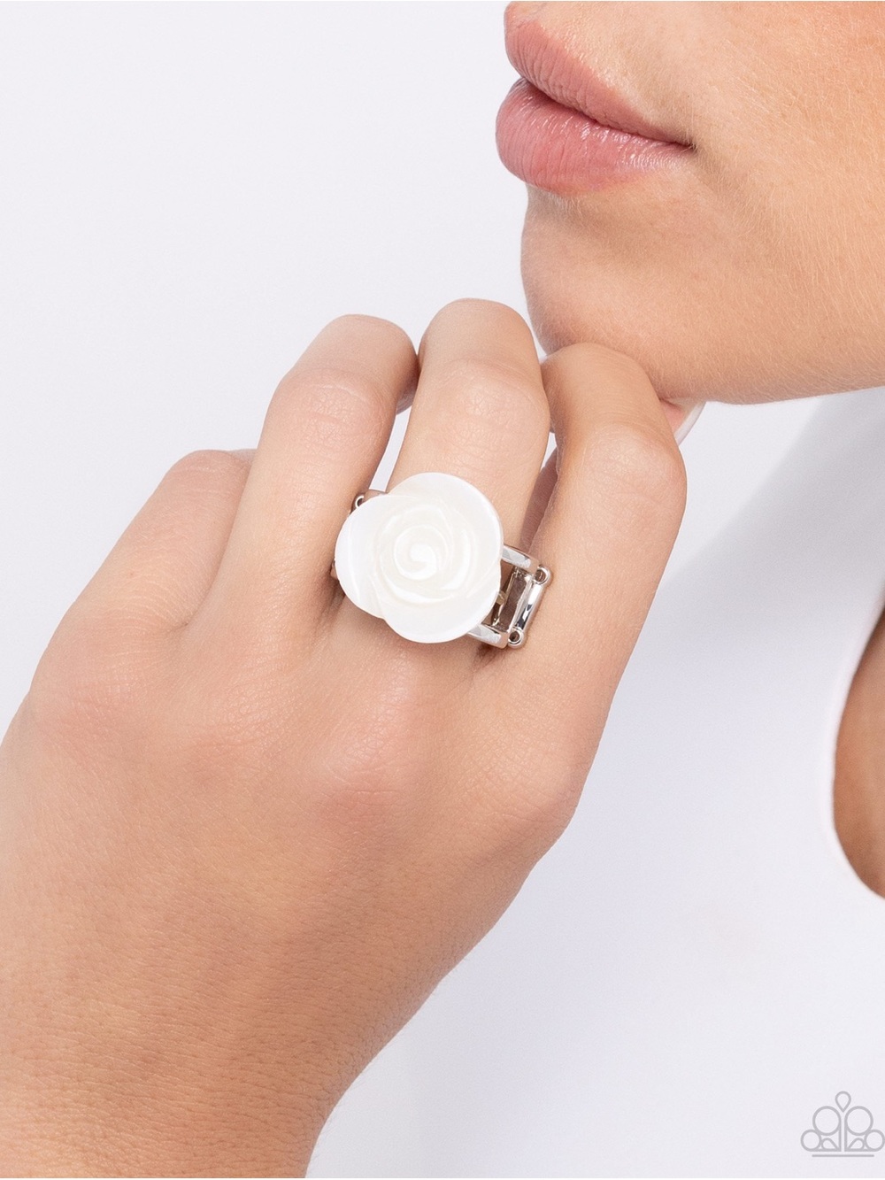 NWT White Rose Ring